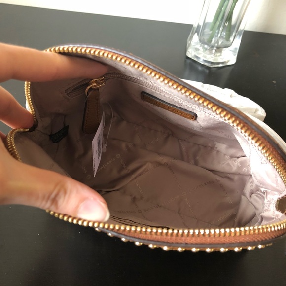 SOLD New Micheal Kors Studs Crossbody - Picture 5 of 8